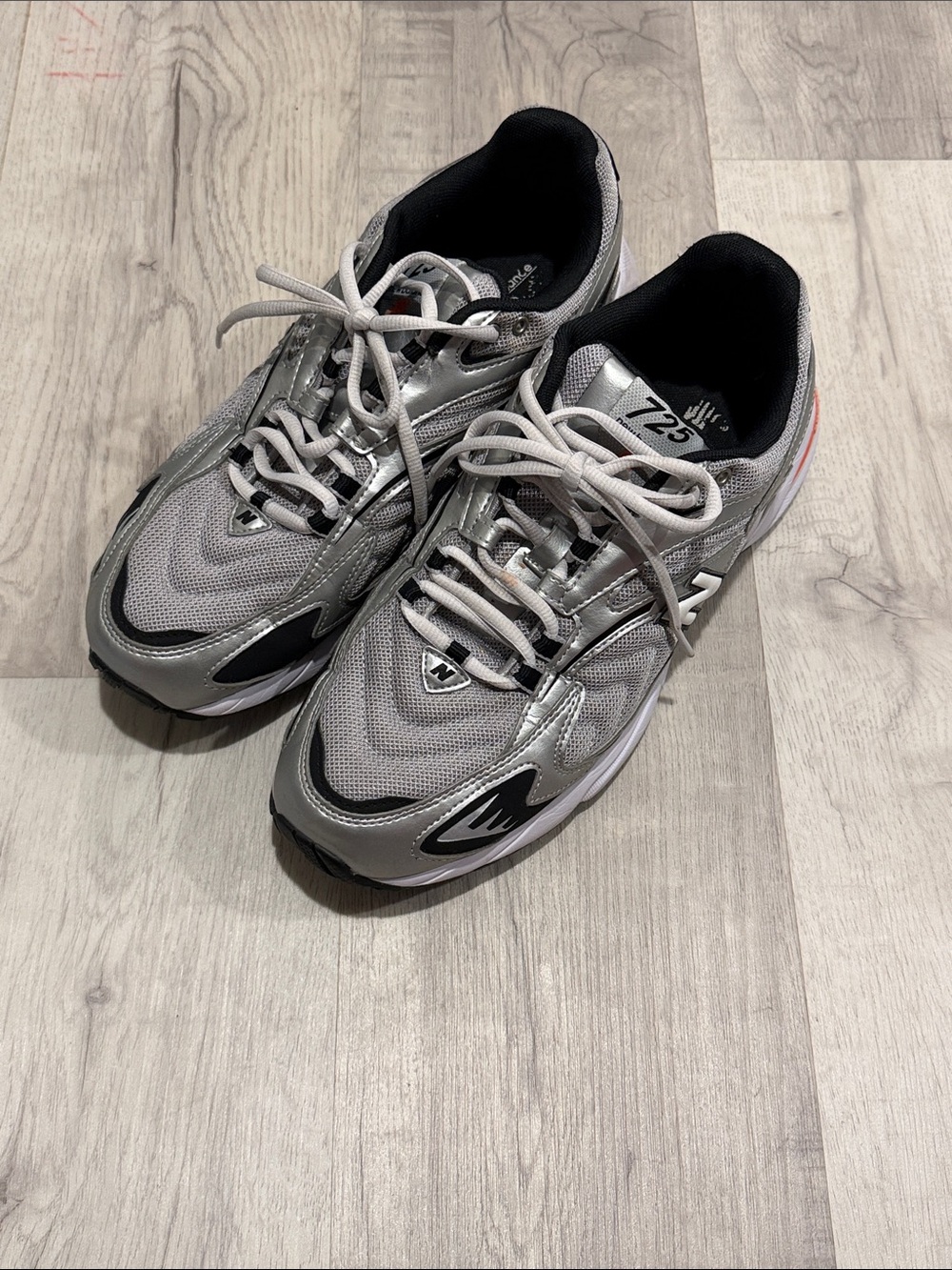 New Balance Men’s Athletic Sneakers in Silver and Black